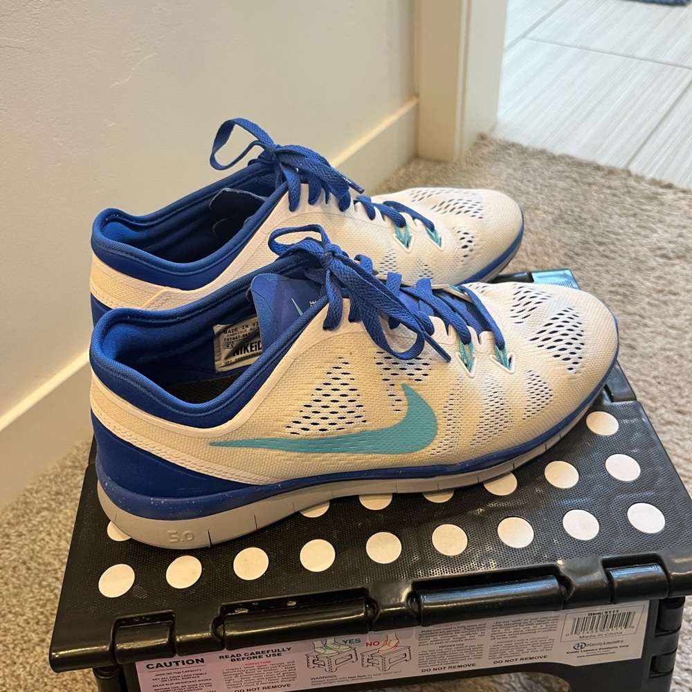 Nike Women's White and Blue Training Shoes with Teal Swoosh